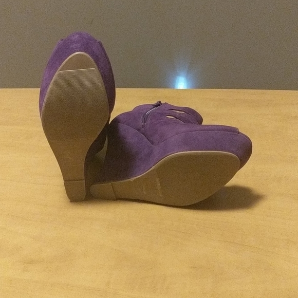 Purple shoe dazzle wedges - Picture 4 of 4